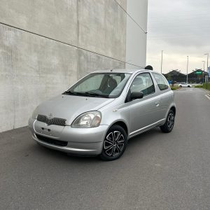toyota yaris automaat 1.3 benzine 63kw b;2000 km:165259 1jaar garantie